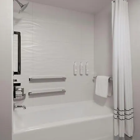 Anaheim Marriott 3*